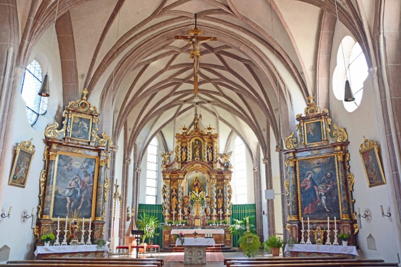 Blick zum Altarraum Pfarrkirche Kirchdorf a. Inn